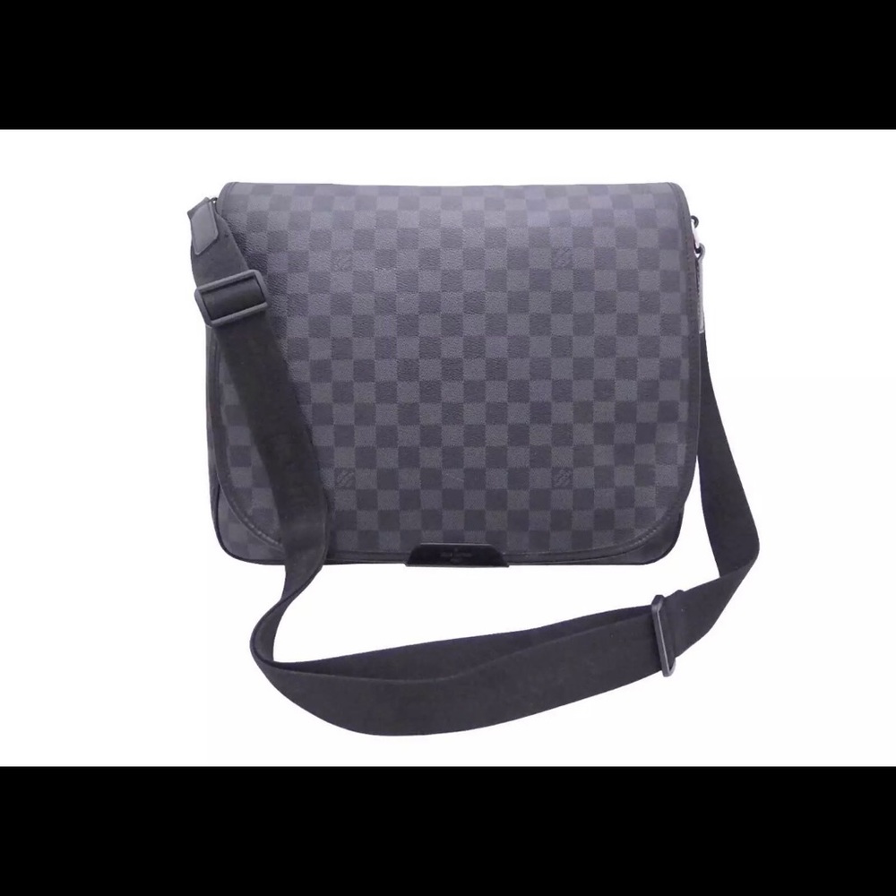 Louis Vuitton Damier Graphite GM Messenger